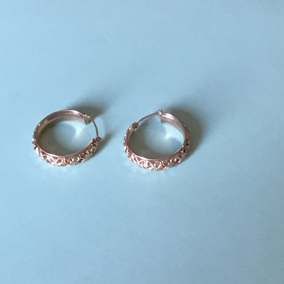 10k gold earrings w/ fancy design marked Israel - Picture 6 of 8